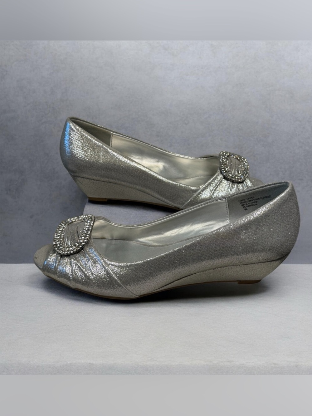 Karen Scott Silver Rhinestone Accent Peep-Toe Wedge Shoes size 9, NWOT